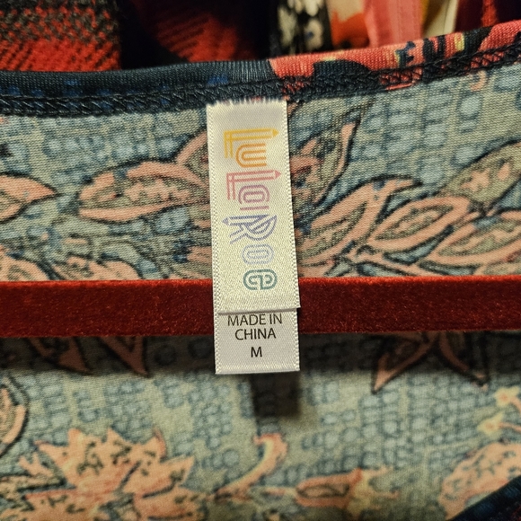 Lularoe Perfect T Size M NWT - Picture 3 of 7